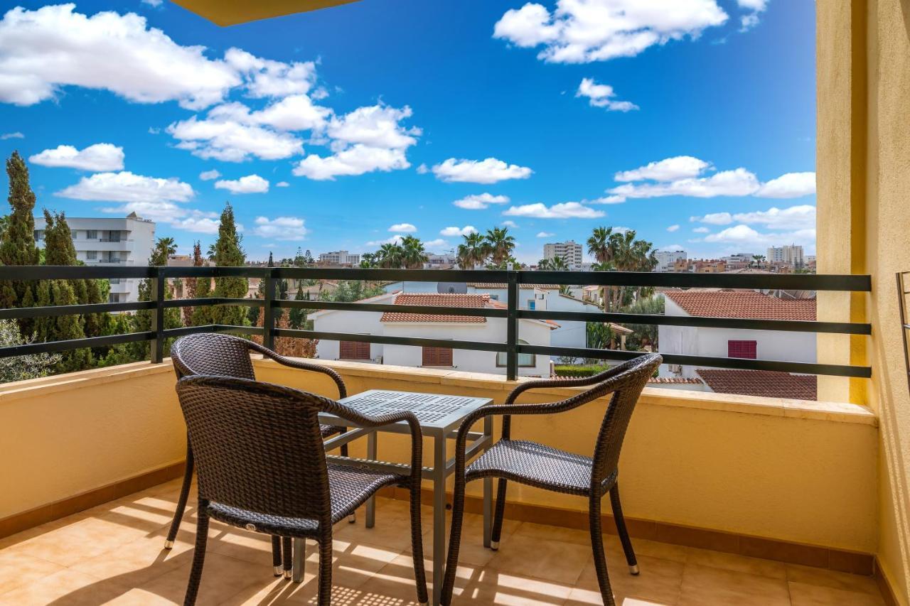 Apto Con Terraza 104 Кала-Мільор Екстер'єр фото